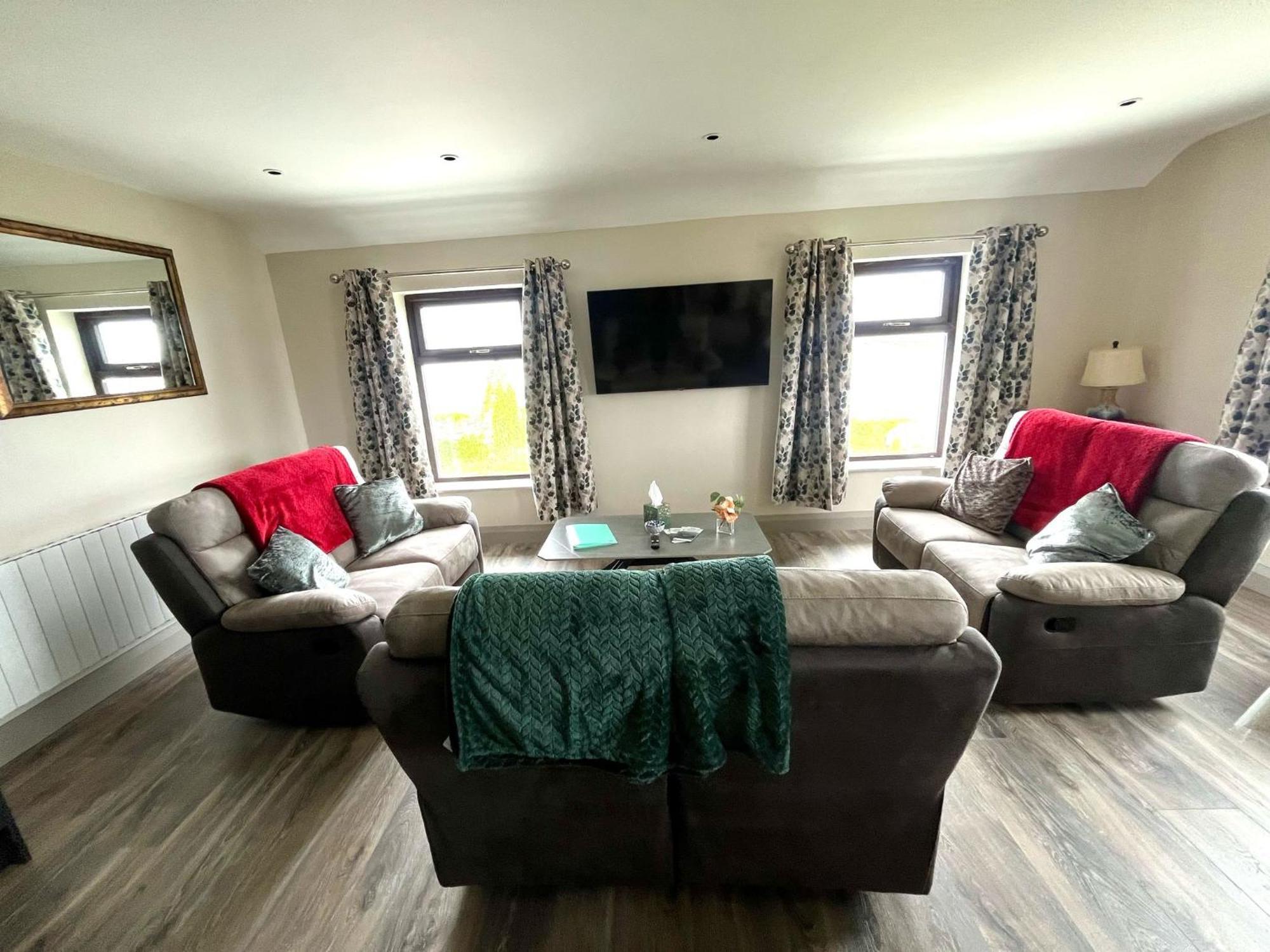 Tigh Fitz Apartments - Inis Mor, Aran Island מראה חיצוני תמונה