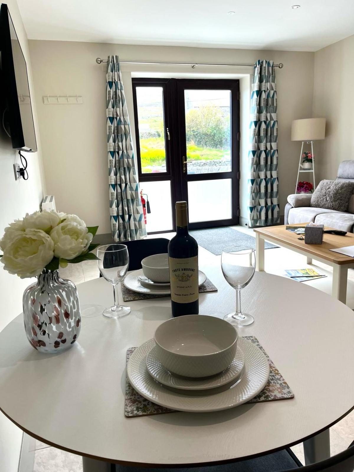 Tigh Fitz Apartments - Inis Mor, Aran Island מראה חיצוני תמונה