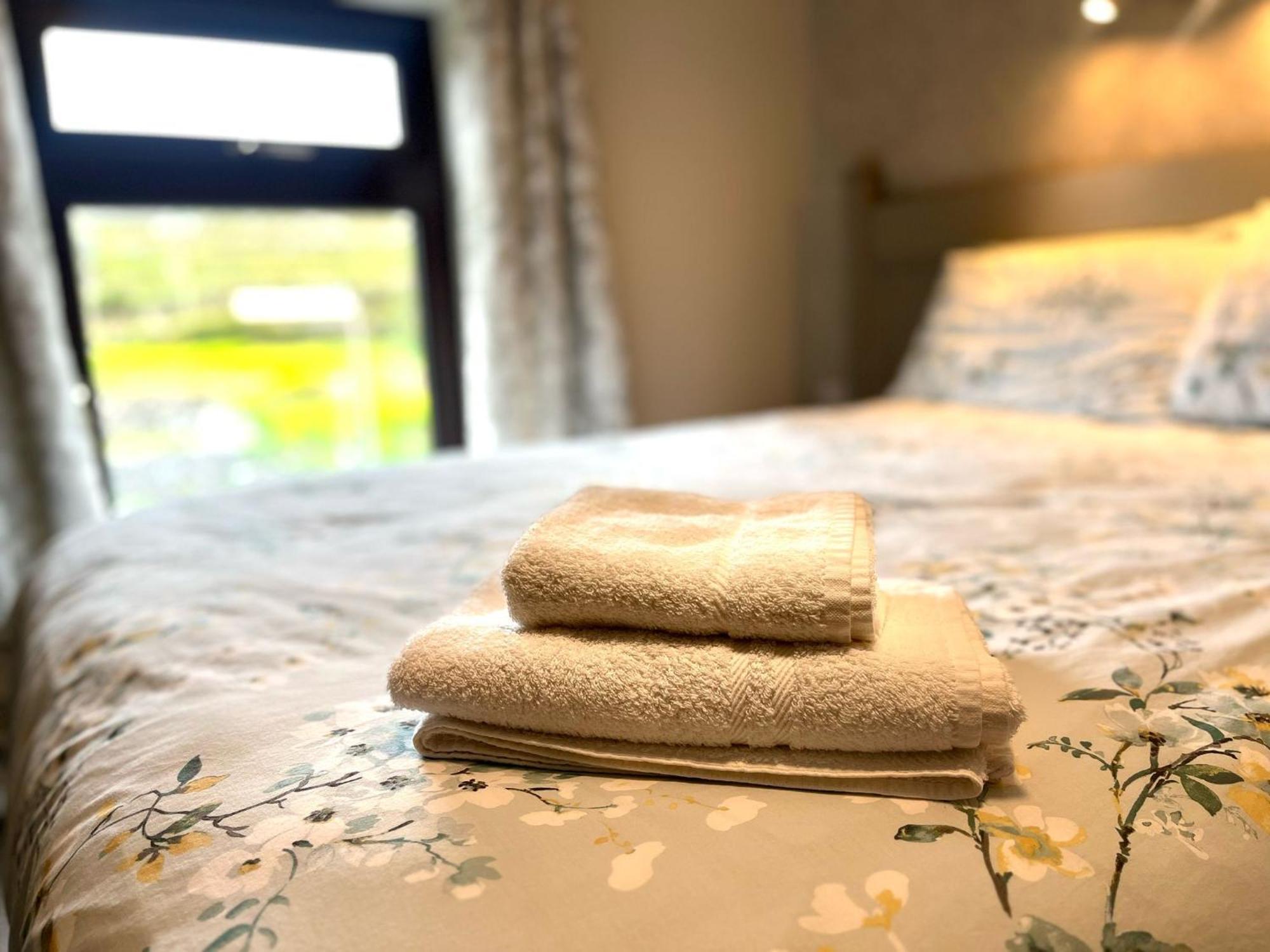 Tigh Fitz Apartments - Inis Mor, Aran Island מראה חיצוני תמונה