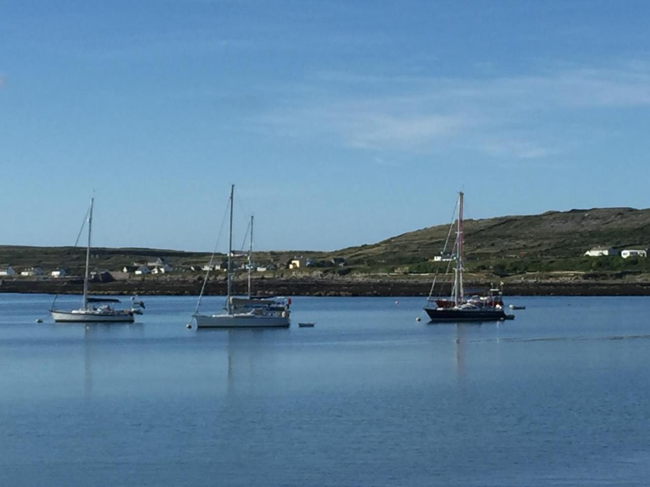 Tigh Fitz Apartments - Inis Mor, Aran Island מראה חיצוני תמונה